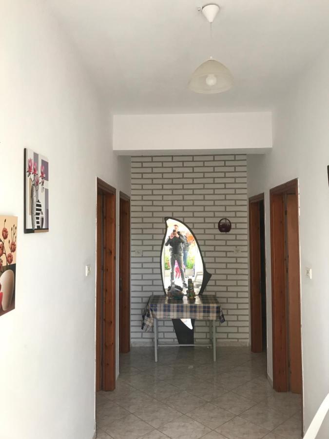 Apartament Roisin Sarandë Exteriör bild