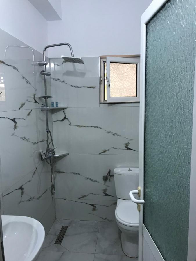 Apartament Roisin Sarandë Exteriör bild